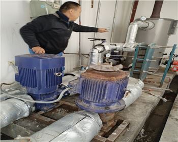 四川中央空調維?，F場